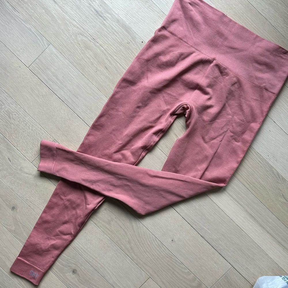 Set active x ouai nwot limited edition leggings in Melrose place